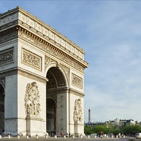 Paris Square-3